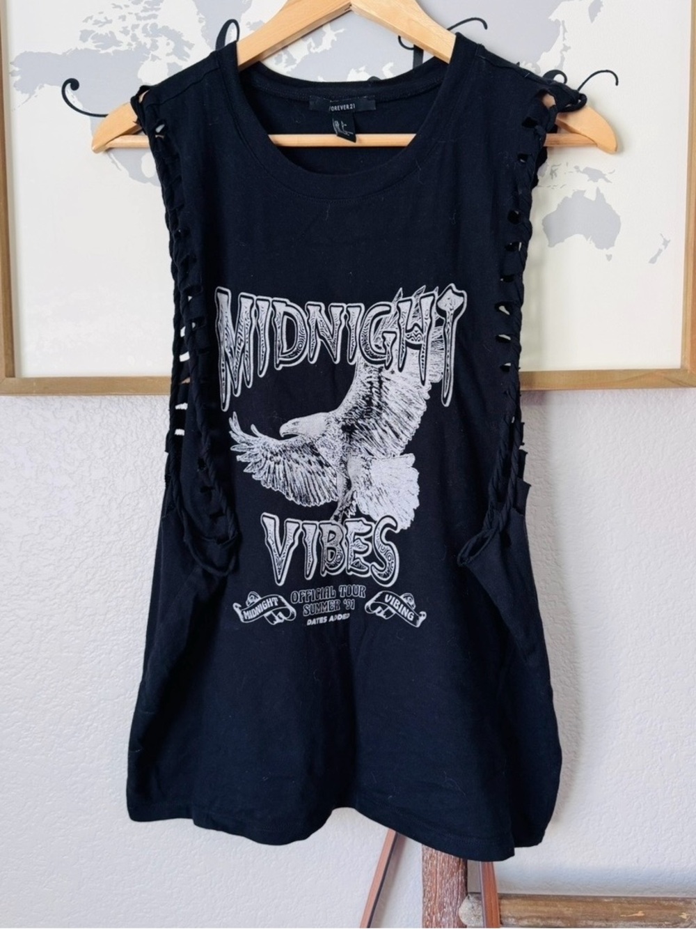 Braided sleeve muscle tank graphic tank large black